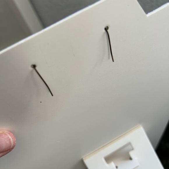 Turquoise colored dangle earrings. Great condition. - Picture 4 of 5